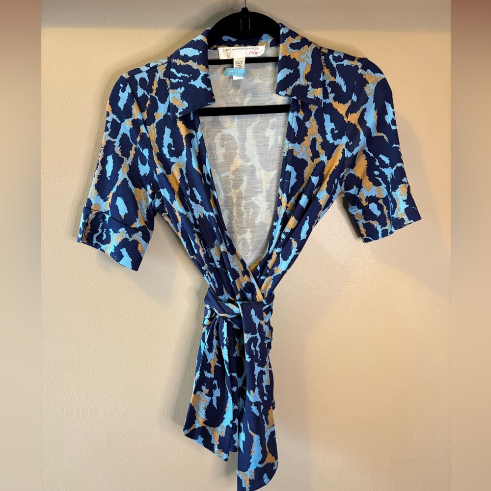 Vintage Diane Von Furstenberg Leopard Print Wrap Top - Picture 2 of 8
